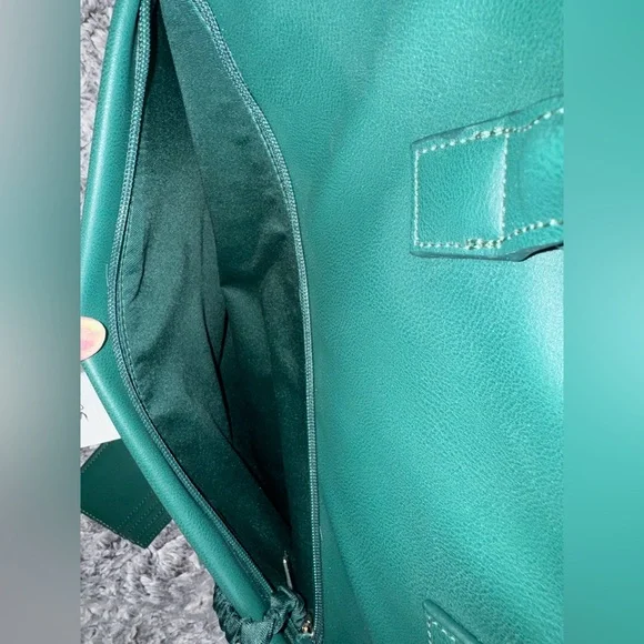 BEIS Wicked Weekender - Picture 2 of 7